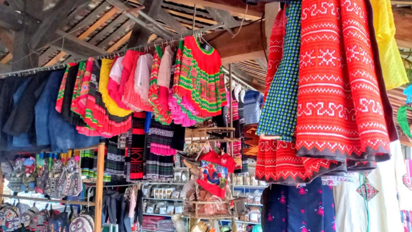 Traditional crafts on display at Du Gia Market