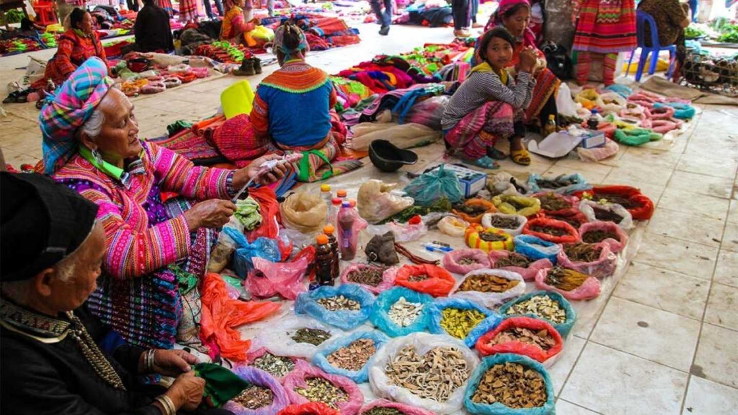 Local markets are vibrant in Hoang Su Phi