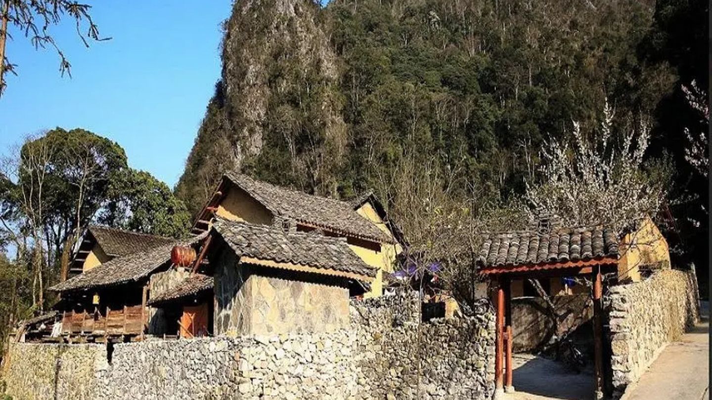 Visitors admiring the stunning view of Pao’s House