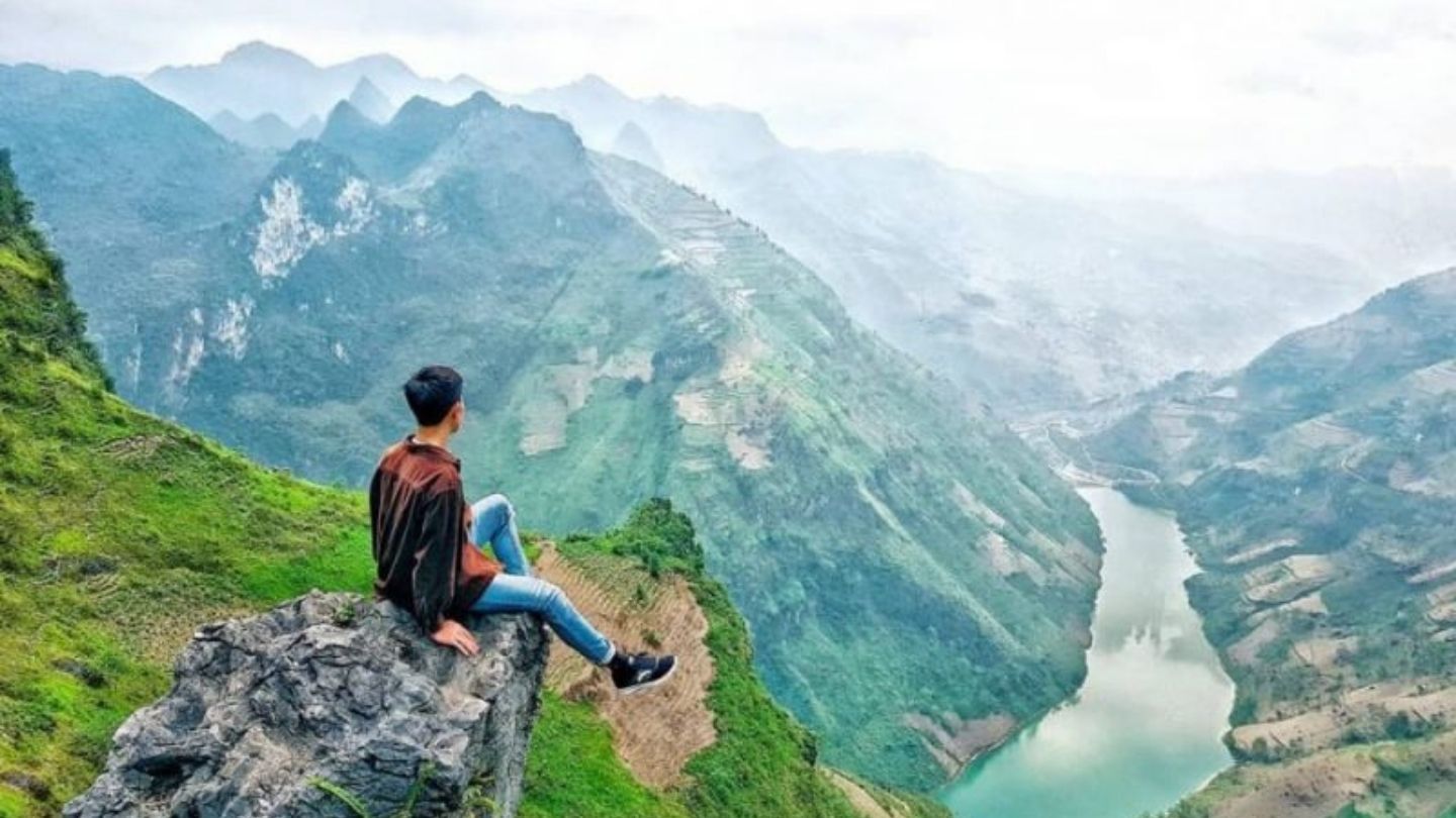 Enjoy the picturesque Ha Giang Pass scenery