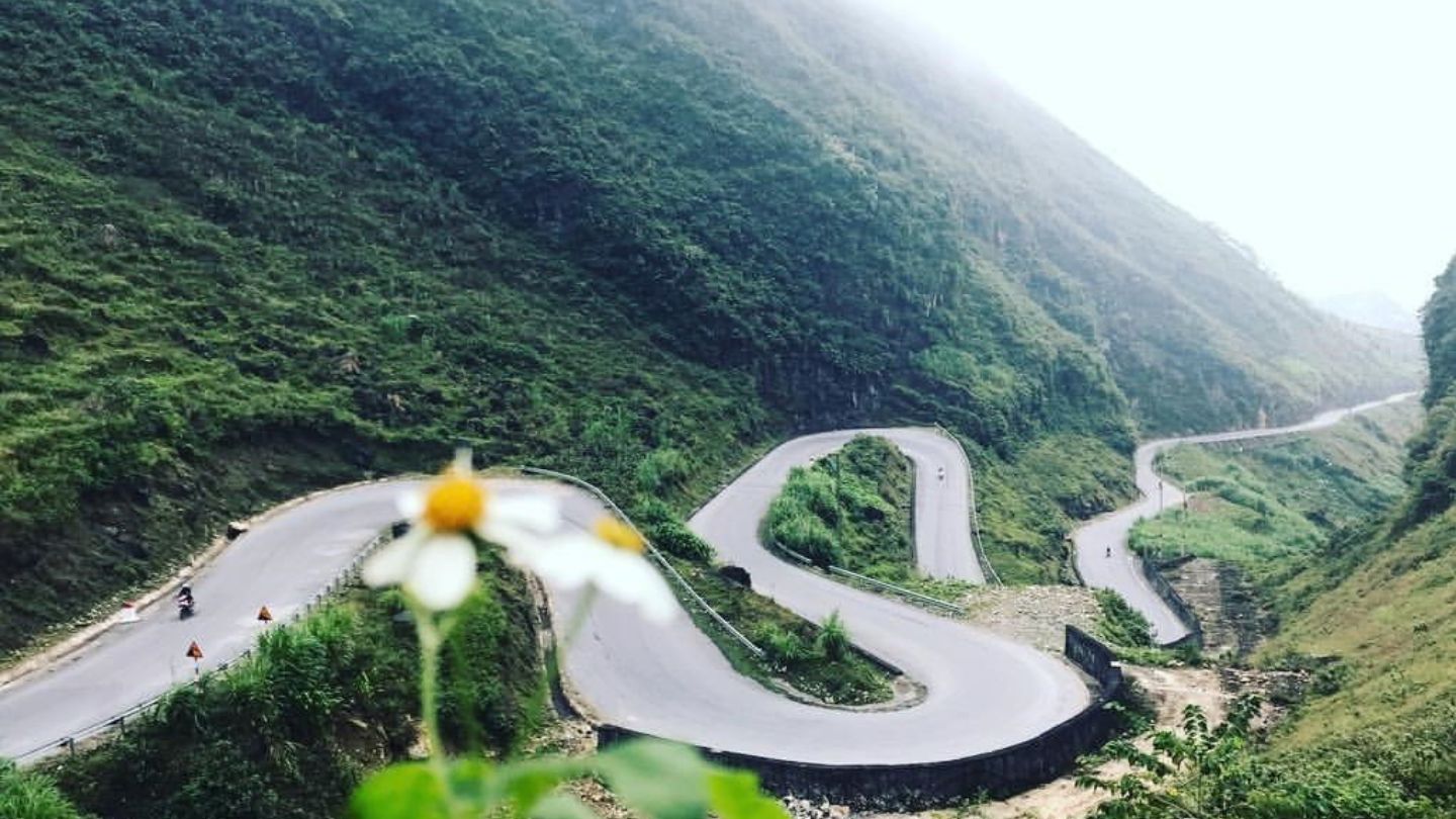 The breathtaking landscape at Chin Khoanh Pass viewpoint