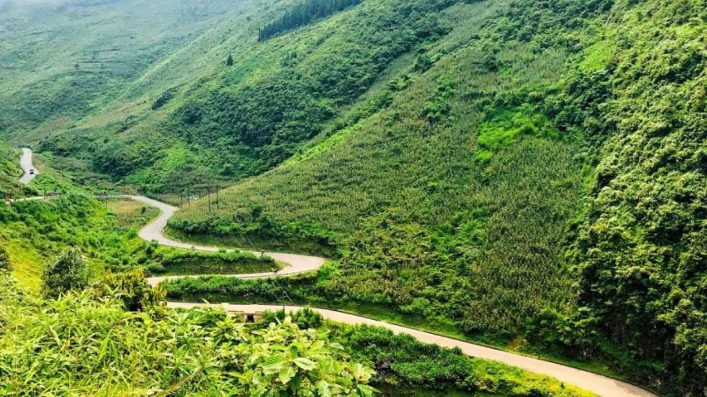 Exploring the beautiful Ha Giang Pass landscape