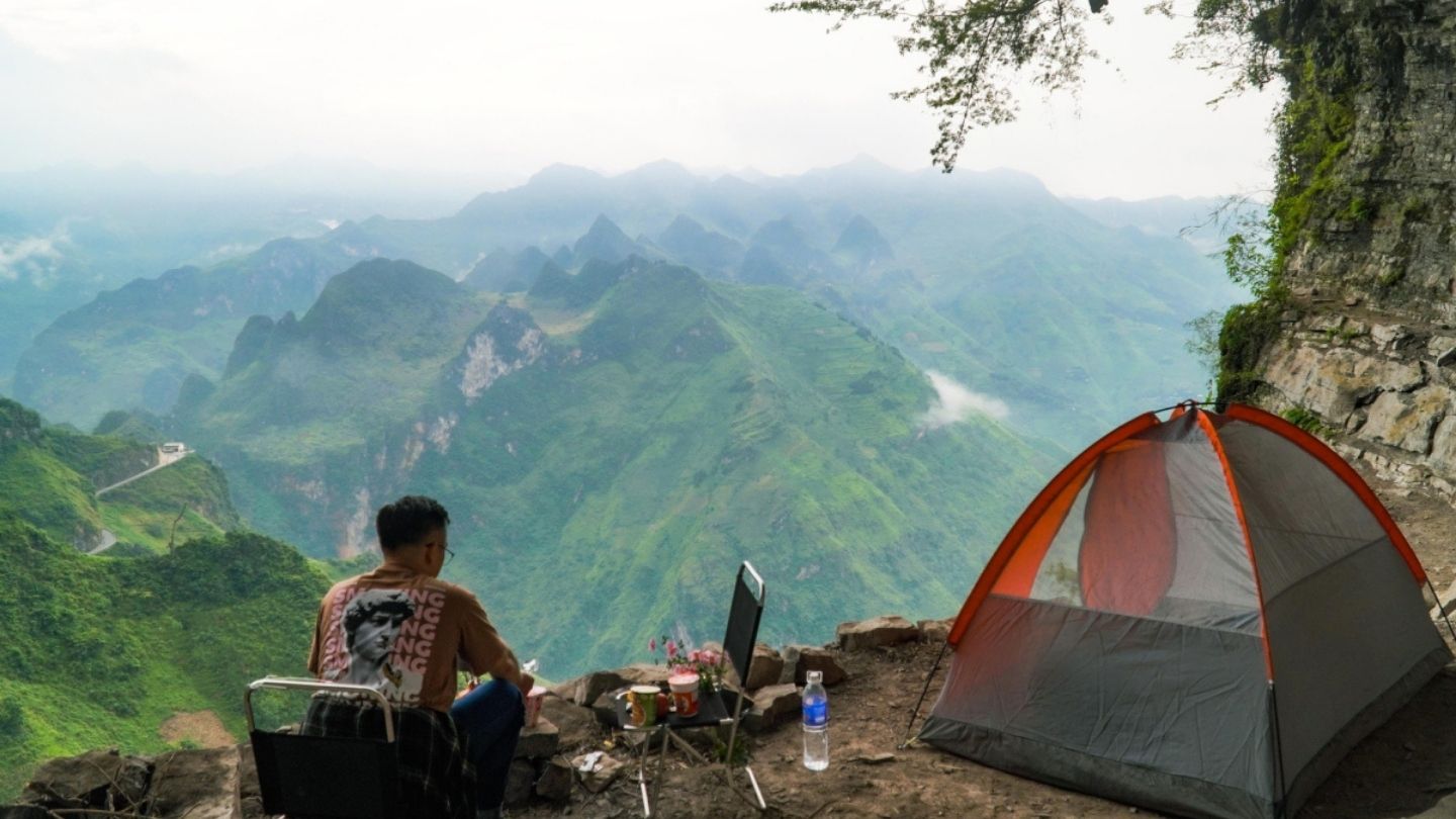 Amazing landscapes along Ha Giang Loop April