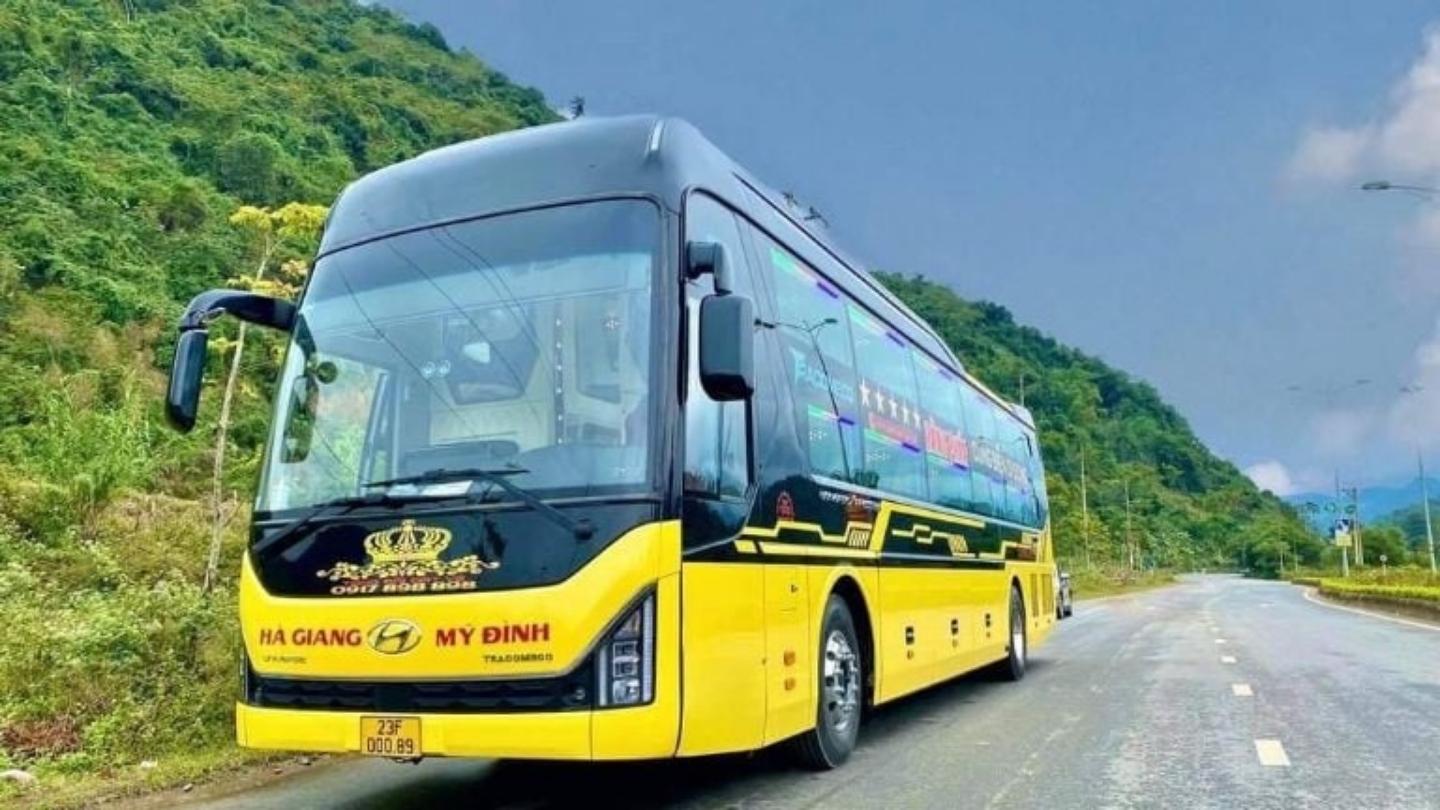 Relaxing ride on Hanoi to Ha Giang VIP Bus