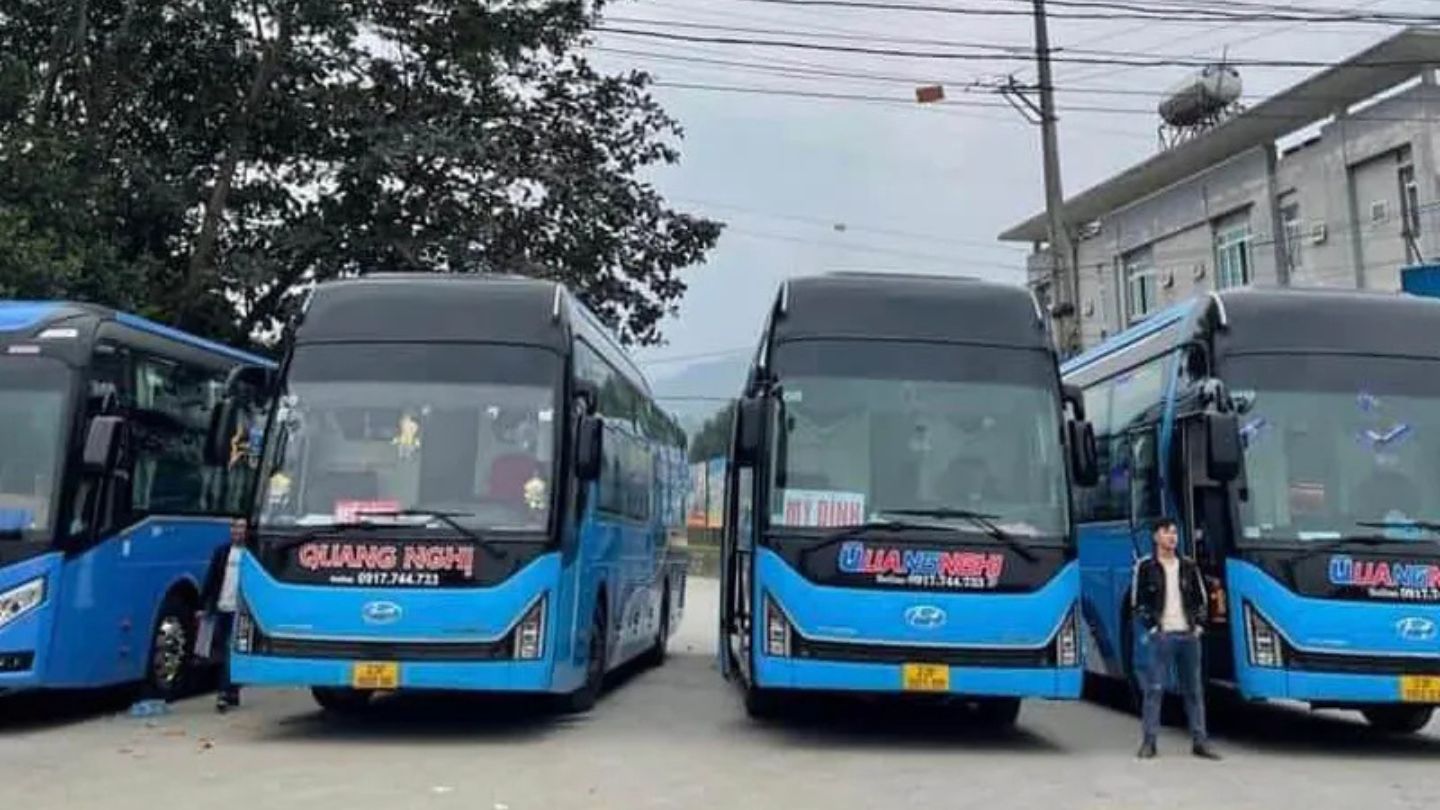 Scenic views from Hanoi to Ha Giang sleeper bus