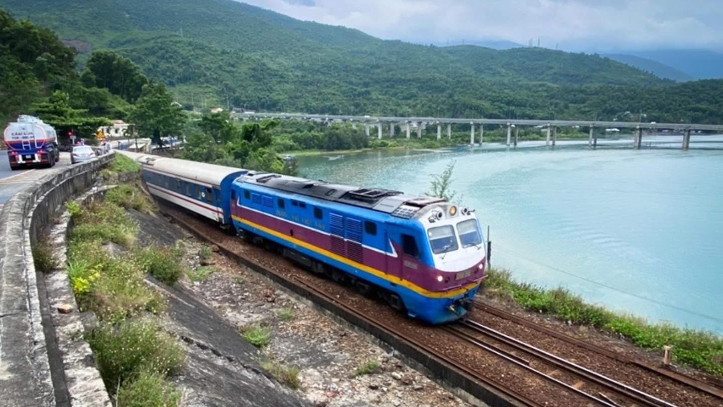 The train from Hanoi to Ha Giang is relaxing