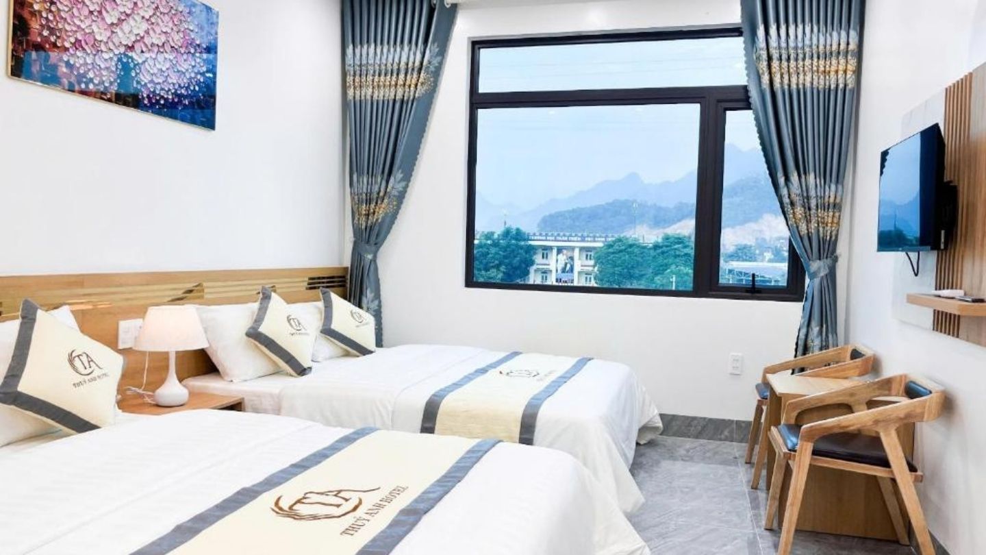 Enjoy great service at Ha Giang Hotels