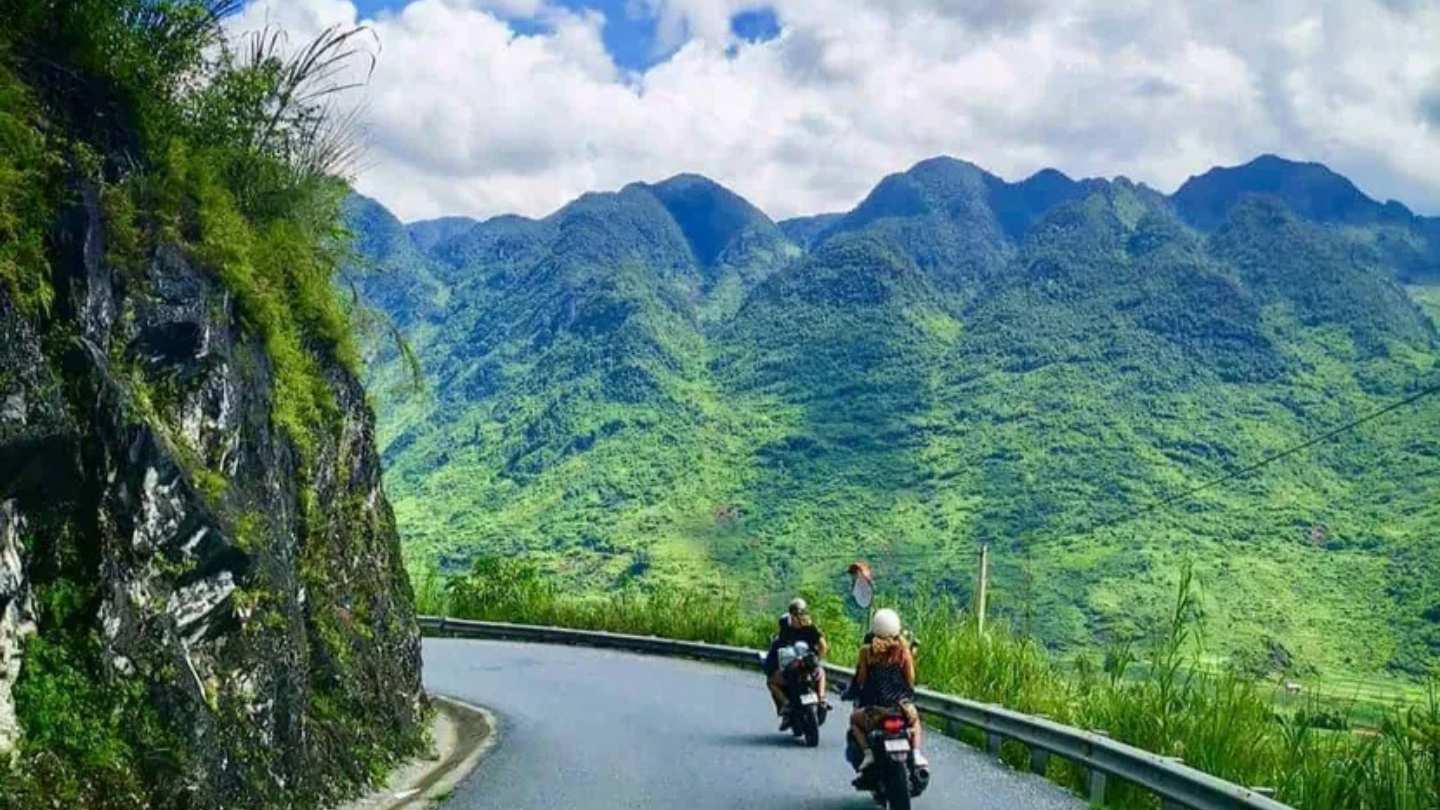 Ha Giang Loop weather December for stunning landscapes