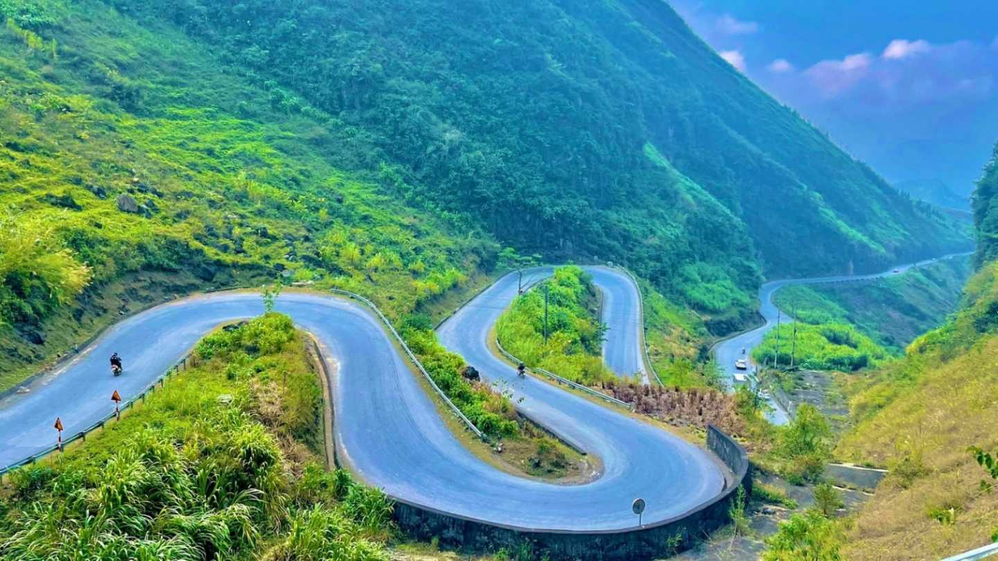 Ha Giang Loop March reveals vibrant colors