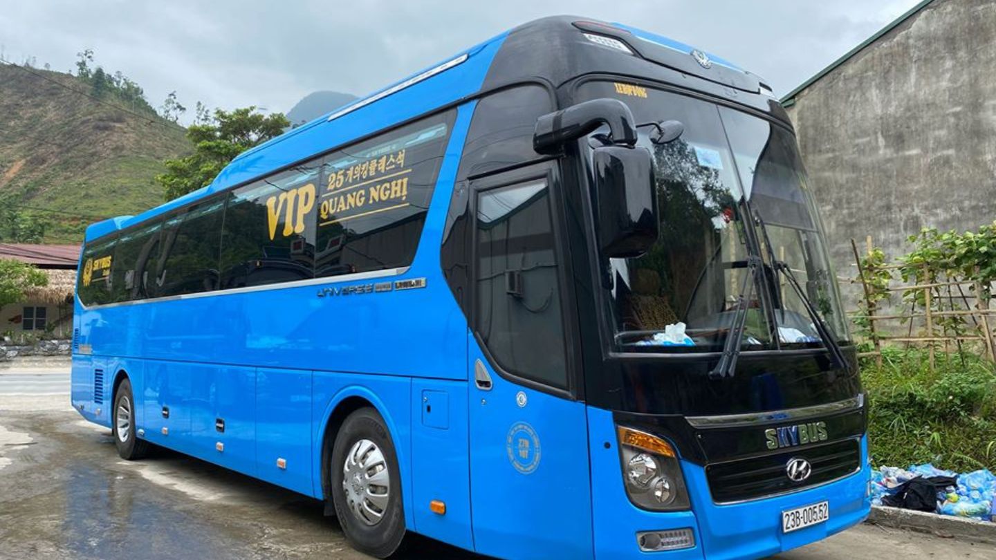 Comfortable ride with VIP sleeper bus Hanoi to Ha Giang