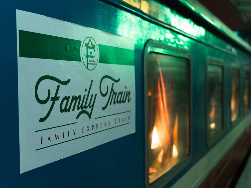 Family Express Train Hanoi to Sapa