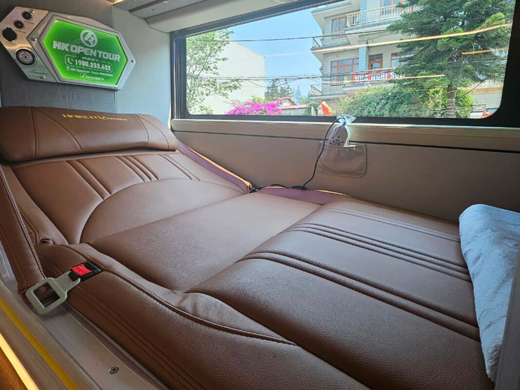 HK Open Tour: Hanoi – Sapa Bus VIP Cabin - Image 5