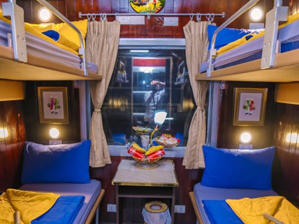 laman express train shared cabin | Ha Giang Nomad