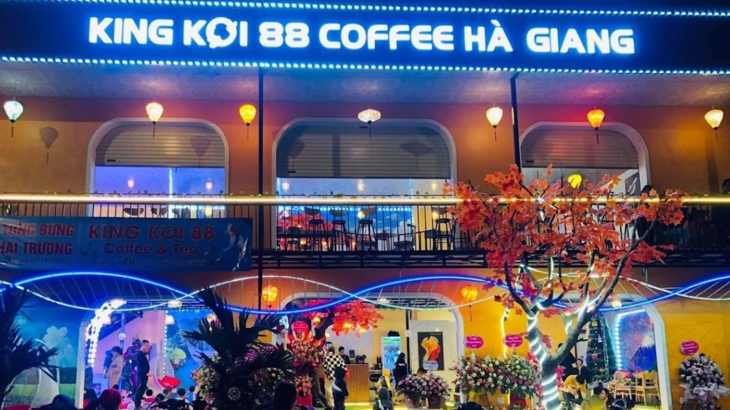 Savor delicious drinks at Ha Giang Cafe